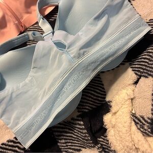 Victoria’s Secret On Point Front Zip Sports Bra – 38DDD (F85)